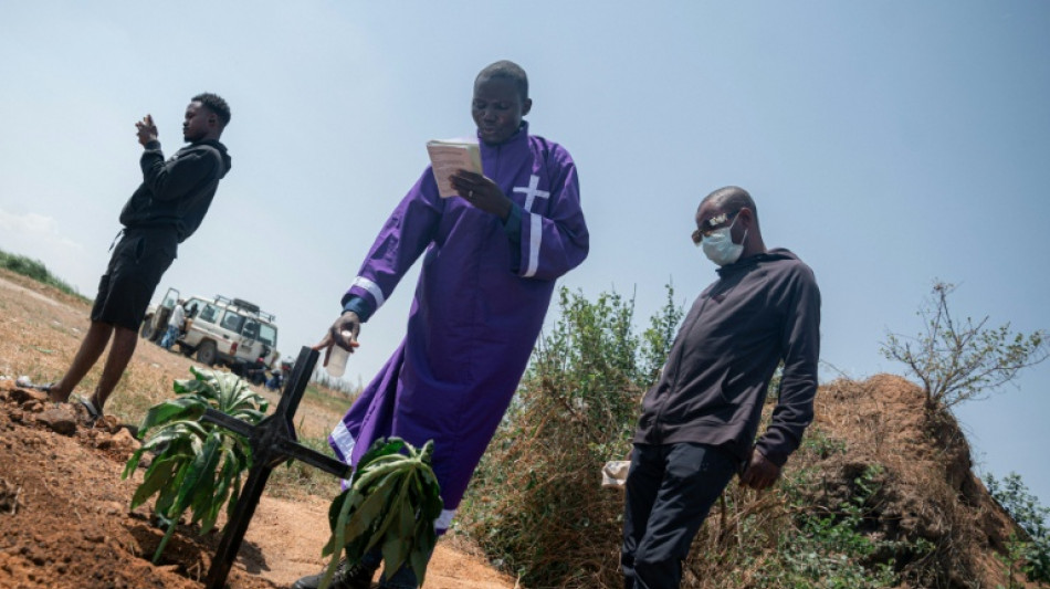 La OMS pide m&aacute;s apoyo para enfrentar la epidemia de &eacute;bola en RD Congo 