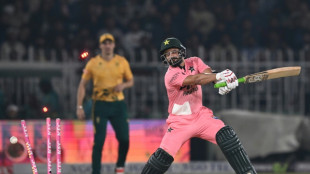 Depleted South Africa thump sloppy Pakistan in first T20I