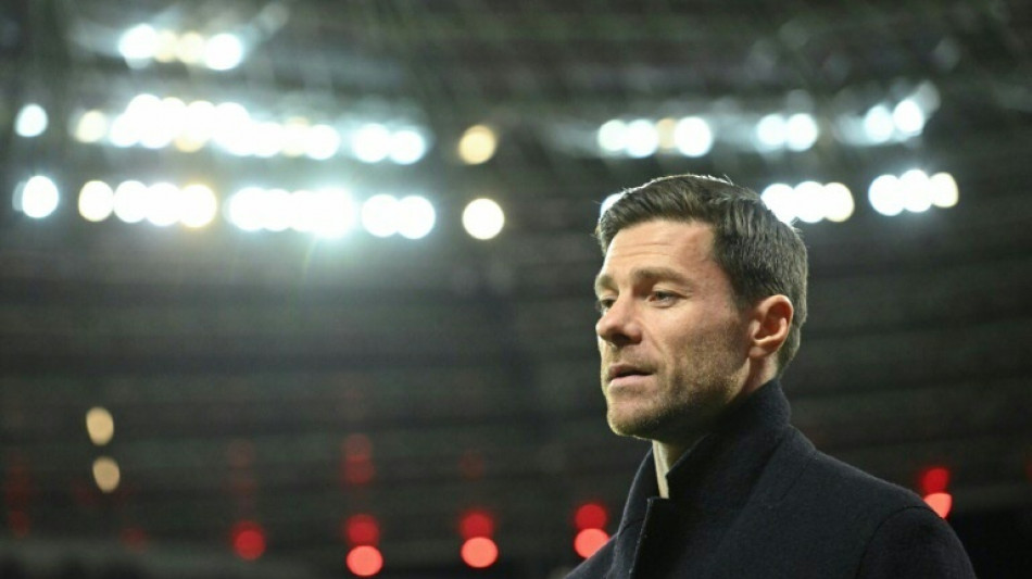 Leverkusen se mostra otimista sobre perman&ecirc;ncia do t&eacute;cnico Xabi Alonso