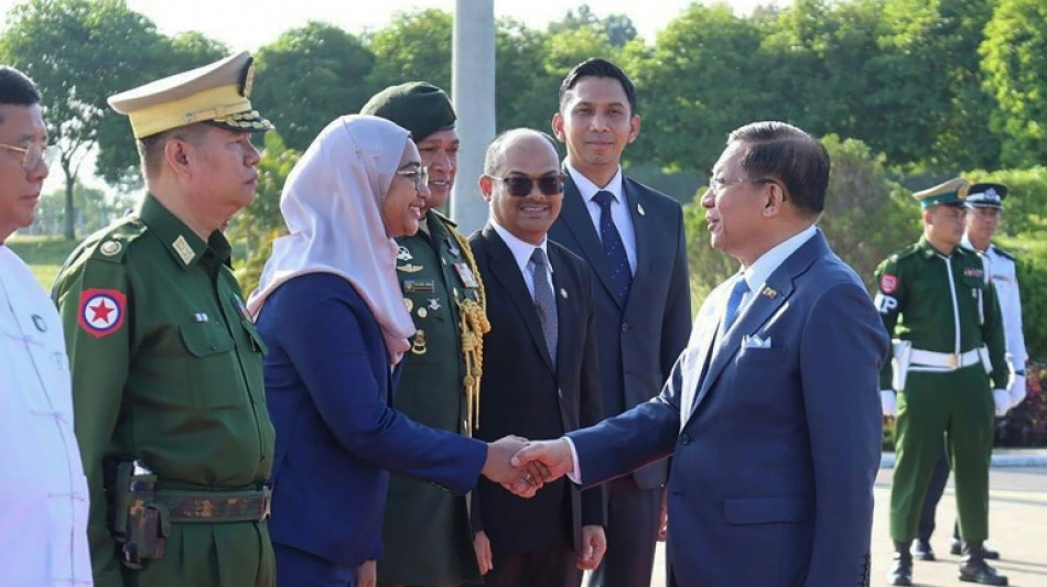  Myanmar leader lands in Malaysia for migrant return talks 