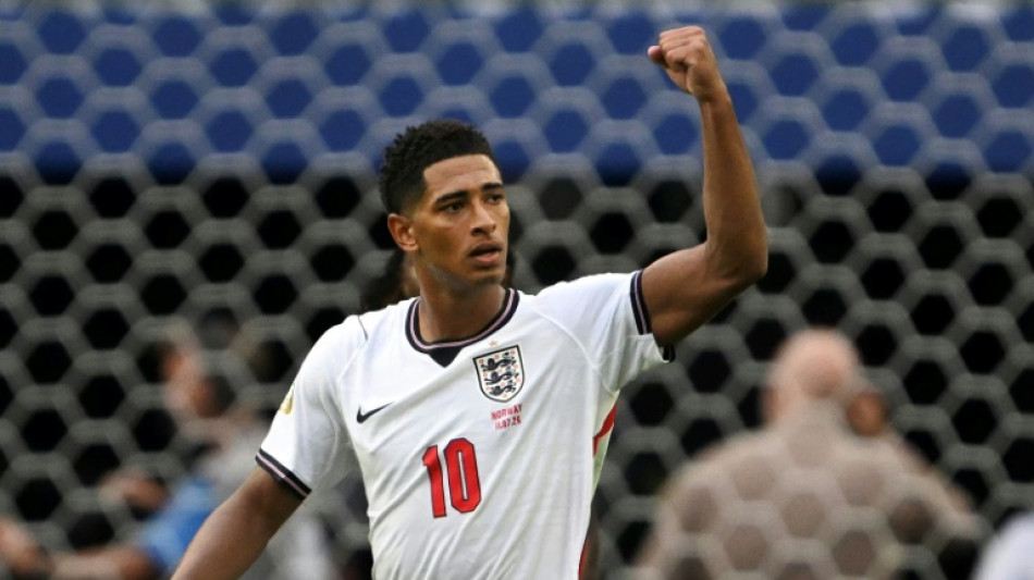  "Nenhuma evid&ecirc;ncia" de que a bola tenha atingido cabo de c&acirc;mera antes do gol de Bellingham, diz Fifa 