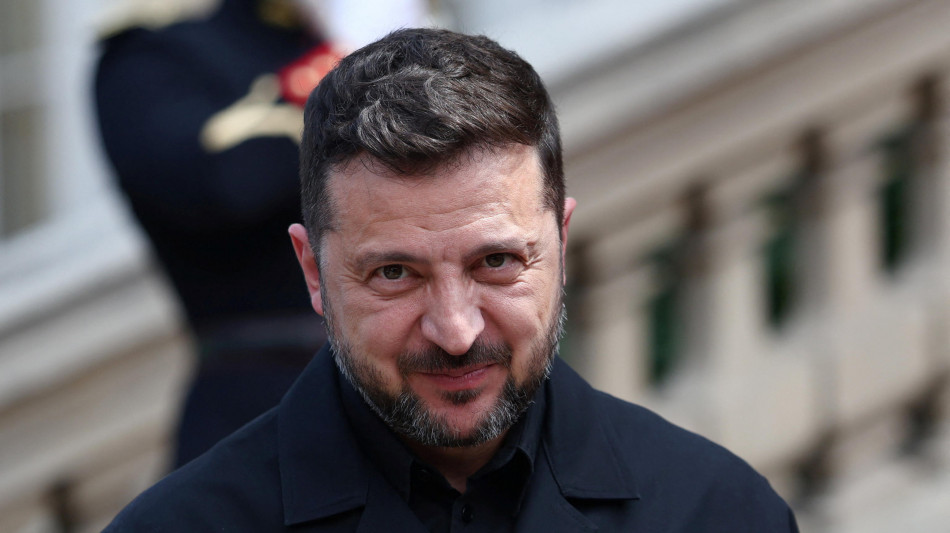  Zelensky, 'colpite nel Mar Caspio navi con armi dirette all'Iran' 