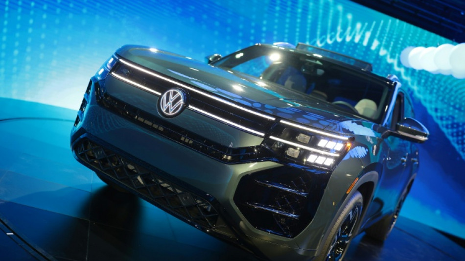  Volkswagen: une voix ind&eacute;pendante au conseil s'en va, les actionnaires doutent du redressement 