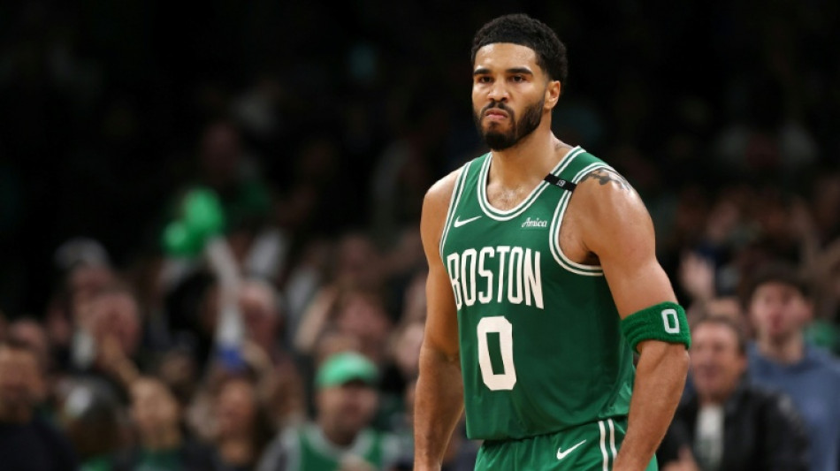  Tatum delivers as Celtics down winless Knicks 