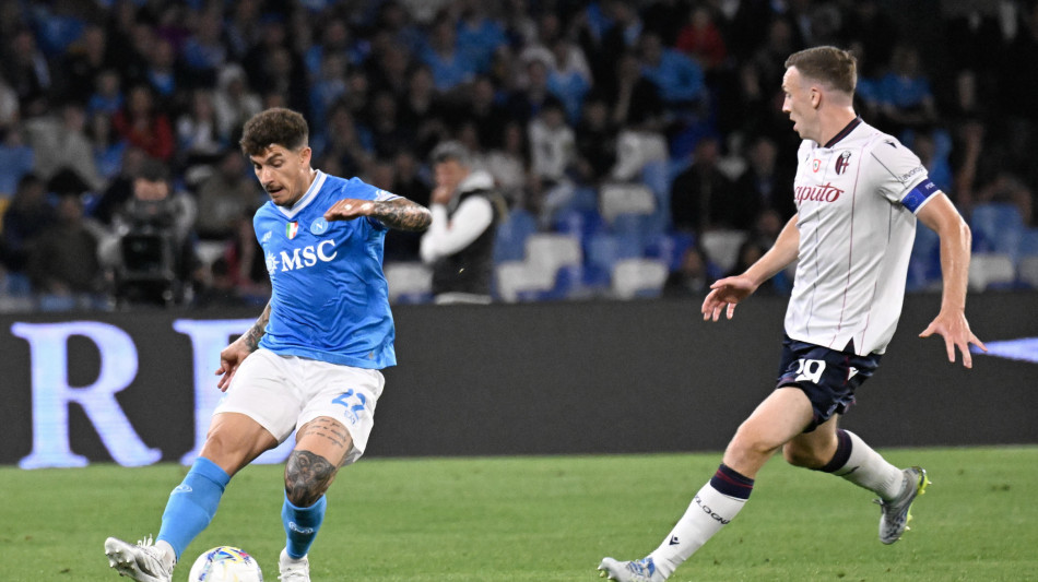  Napoli ko con il Bologna, qualificazione Champions rinviata 