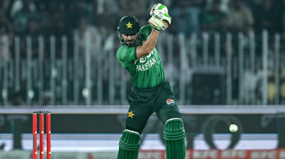  Farhan leads Pakistan to T20 win over Sri Lanka 
