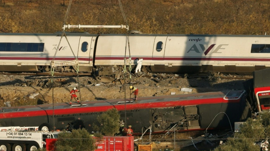  Espagne : le gouvernement travaille "sans rel&acirc;che" &agrave; l'identification des victimes de l'accident ferroviaire 