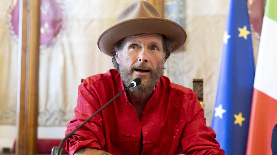  Campane a festa per ore, Jovanotti 'campanaro impazzito', frati 'suoniamo per Perdono' 