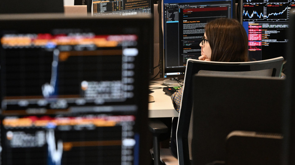  Lo spread tra Btp e Bund chiude in calo a 75 punti 