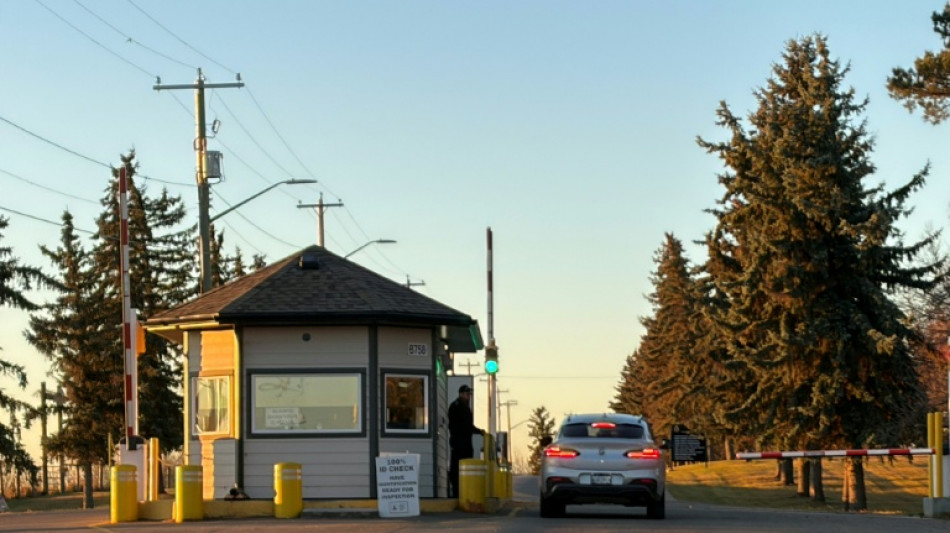  Multiple deaths, injuries at western Canada military base: minister 