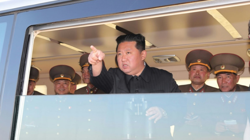 El l&iacute;der norcoreano aboga por "fortalecer y desarrollar" sus armas nucleares