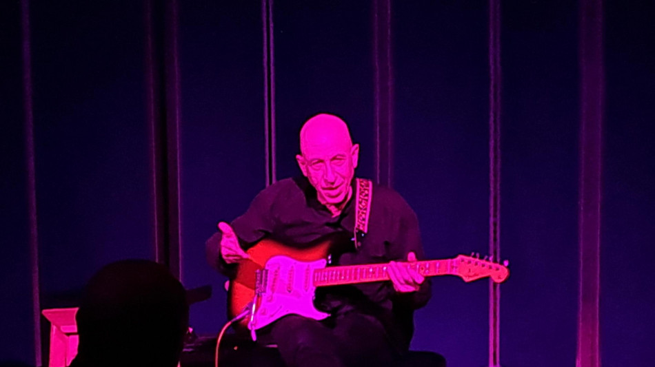  Elliot Sharp, la musica contemporanea in una chitarra 
