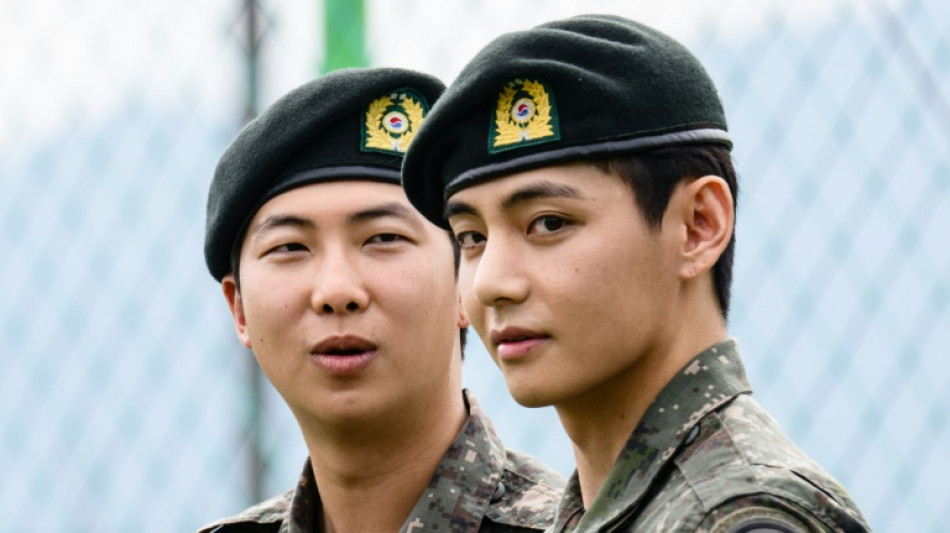 BTS-Mitglieder RM und V beenden Militärdienst in Südkorea