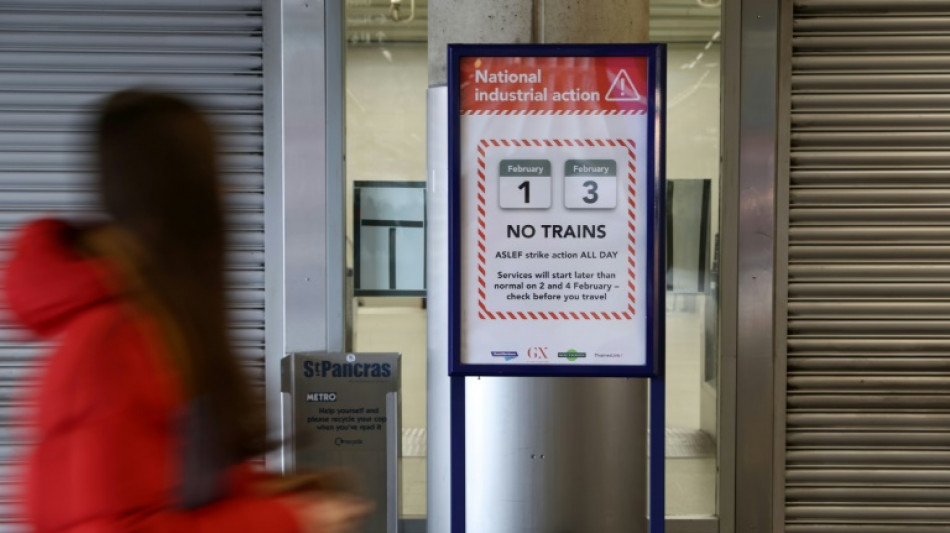 Angleterre: les trains &agrave; l'arr&ecirc;t pour une nouvelle journ&eacute;e de gr&egrave;ve