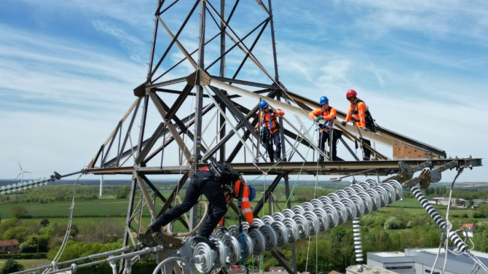 Transition &eacute;nerg&eacute;tique: embauche &eacute;lectriciens de haut vol pour rec&acirc;bler le Royaume-Uni