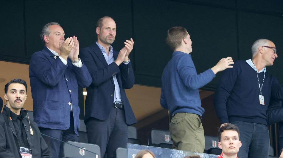  Calcio: Principe William in spogliatoio Aston Villa, McGinn 'venga a bere con noi..' 