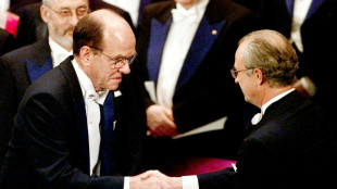 Los cinco cient&iacute;ficos premiados dos veces con un Nobel