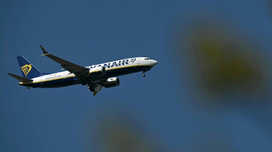  UK probes Ryanair over fees for parents to sit with children 