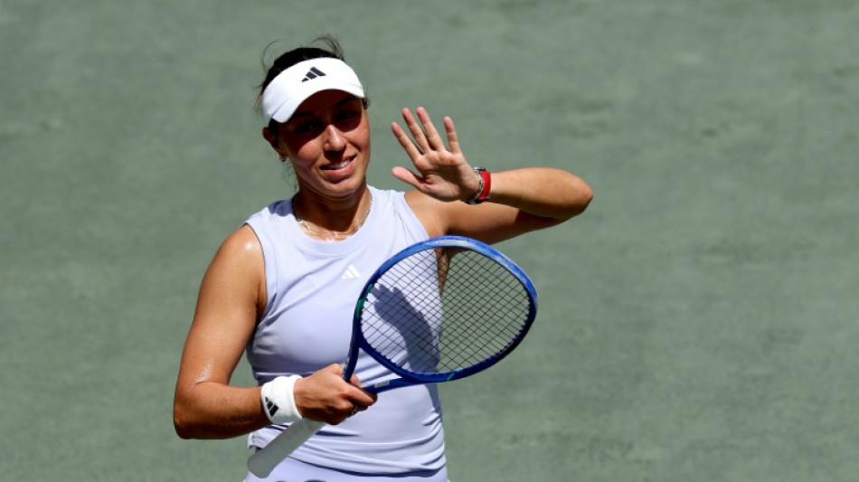 Pegula rallies to reach Charleston final