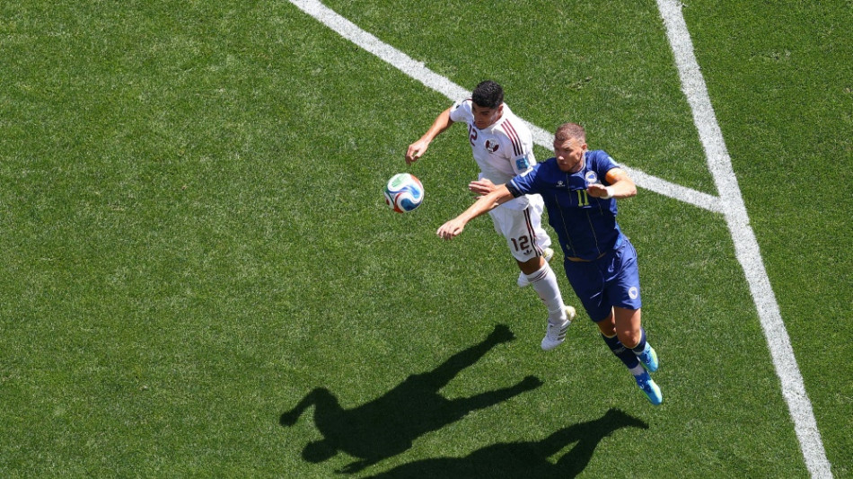  Erster Sieg: Dzeko und Bosnien k&ouml;nnen weiter hoffen 