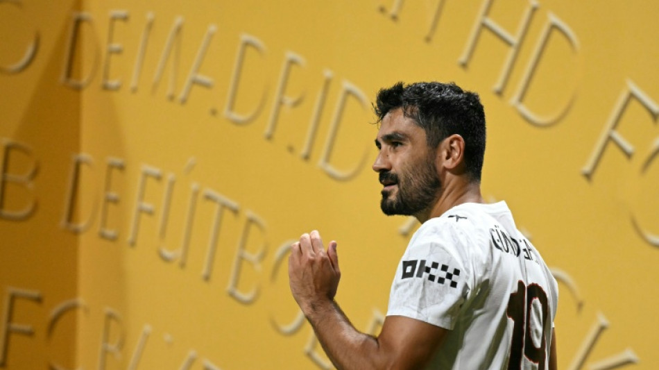 Ilkay G&uuml;ndogan deixa Manchester City e assina com Galatasaray