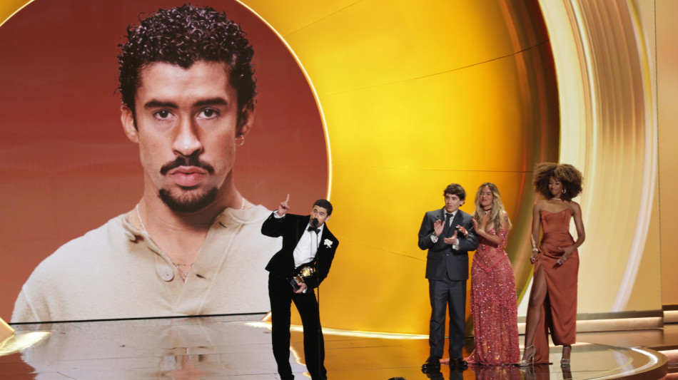  Ai Grammy Bad Bunny contro l'Ice: 'Non siamo animali' 