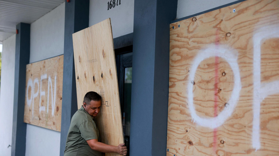 Biden, 'Milton sar&agrave; la tempesta del secolo'