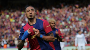 Barcelona vence cl&aacute;ssico com Real Madrid (4-3) e fica com a m&atilde;o na ta&ccedil;a do Espanhol