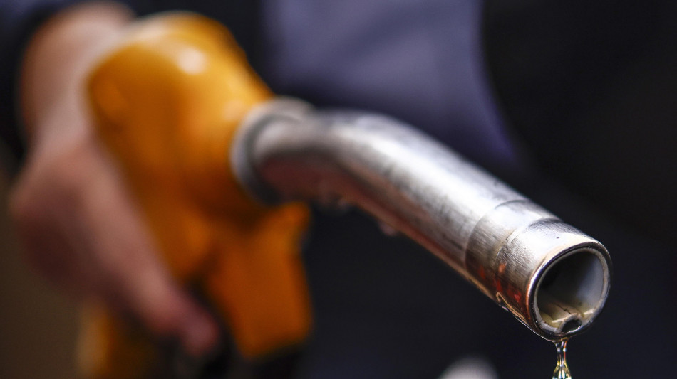  Cgia, i rincari di carburanti, luce e gas costano agli italiani 29 miliardi 