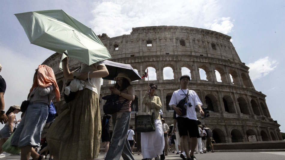  Dall'overtourism alle infiltrazioni criminali, il 'Toxic Tourism' brucia 12,6 miliardi 