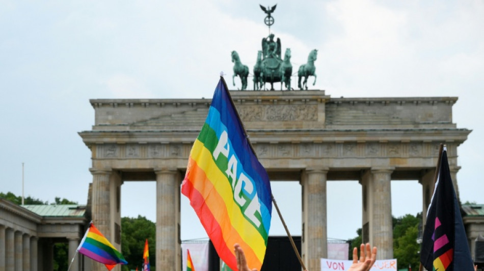  Merz richtet Appell an queere Gemeinschaft: "Lassen Sie sich nicht einsch&uuml;chtern" 
