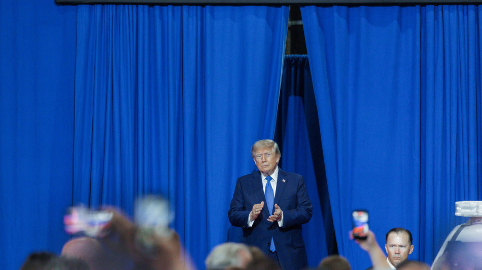 Trump annuncia 'significativa riduzione' delle manovre militari con Seul 