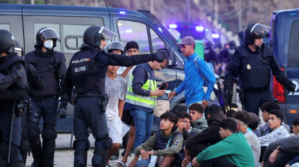 Desmantelan &uacute;ltimo campamento de migrantes de Ceuta antes de la visita del rey espa&ntilde;ol 