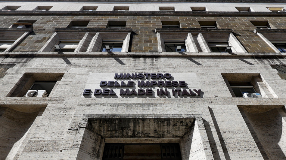 Mimit, pronto il piano di risanamento Coin, salvi i posti