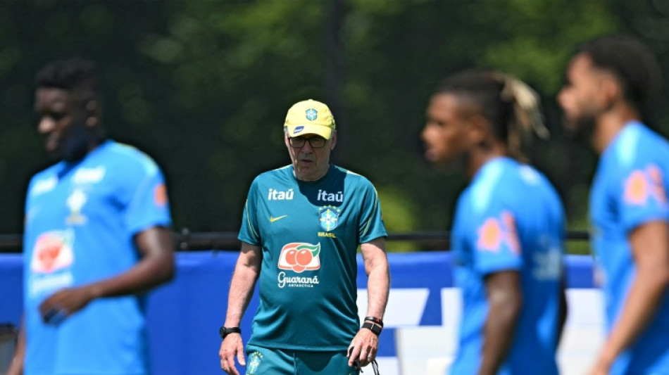  Cr&iacute;ticas 'n&atilde;o afetam' ideias para futuro da Sele&ccedil;&atilde;o, diz Ancelotti 