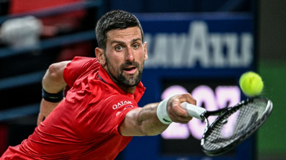 Djokovic sofre mas vence Hanfmann e vai à 3ª rodada do Masters 1000 de Xangai