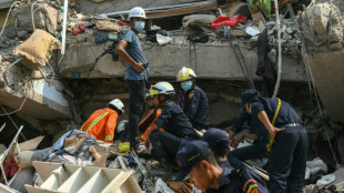 Siguen las operaciones de rescate tras el sismo que dej&oacute; 1.700 muertos en Birmania