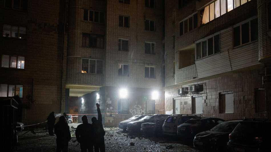  Russi lanciano droni su alcune citt&agrave; ucraine, ci sono feriti 