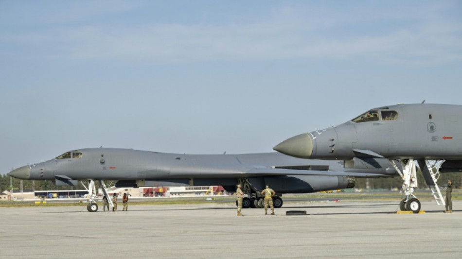 Bombarderos estadounidenses B-1B sobrevuelan costa venezolana, seg&uacute;n rastreador de vuelos