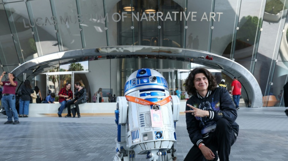  F&atilde;s de 'Star Wars' prestigiam novo museu de George Lucas 