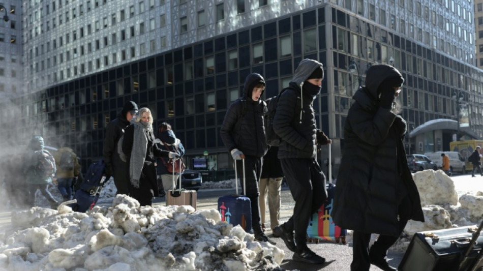  Snow storm barrels into southern US as blast of icy weather widens 