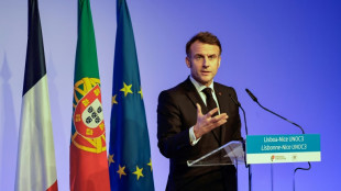 Depuis le Portugal, Macron exhorte l'Europe &agrave; refuser la "vassalisation"