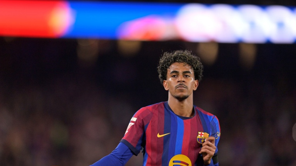  Bar&ccedil;a goleia Alav&eacute;s (6-1) e se mant&eacute;m na lideran&ccedil;a, Atl&eacute;tico vence Levante 