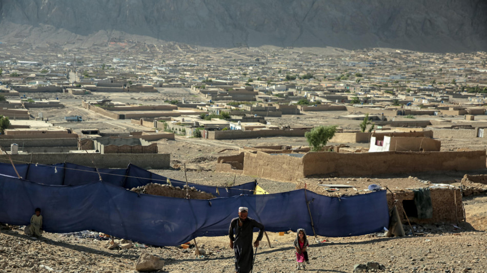  'Raid aereo contro Kandahar, incendio in citt&agrave; sede leader talebani' 