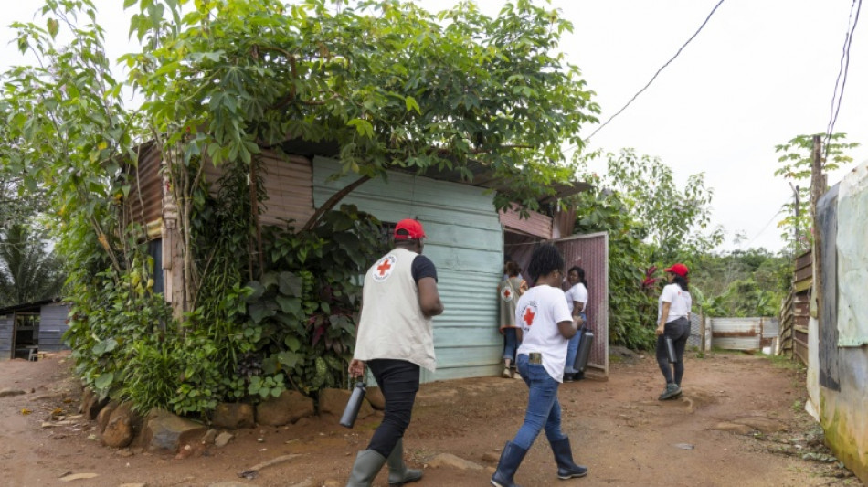  Dans les quartiers informels de Guyane, l'eau de Javel pour rendre l'eau potable 