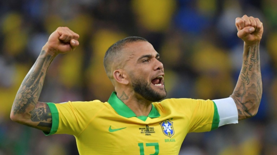 Mexico's Pumas sign Brazil's Dani Alves