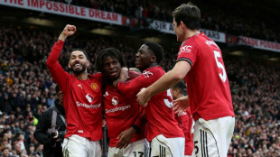 Man Utd hurt City title hopes as Spurs flop again