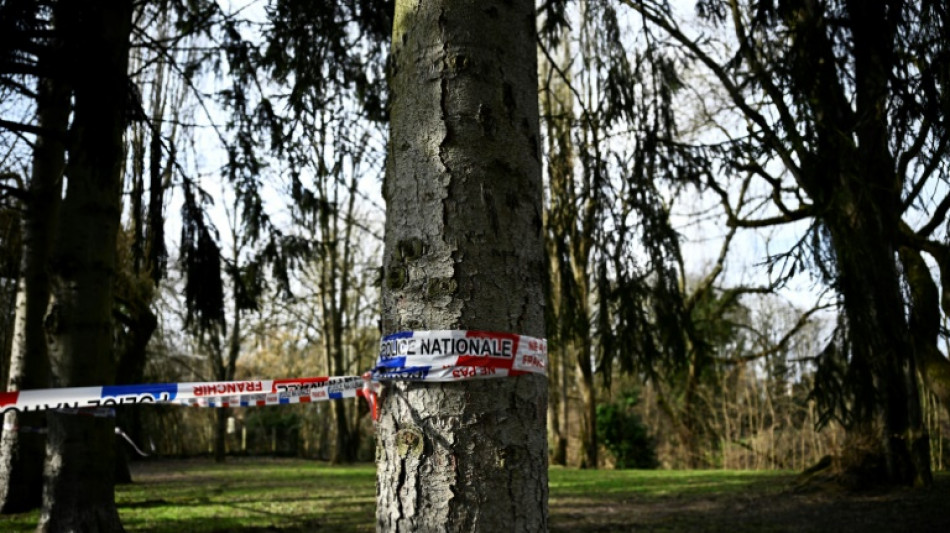 Enqu&ecirc;te pour meurtre ouverte apr&egrave;s la d&eacute;couverte du corps d'une coll&eacute;gienne dans un bois en Essonne