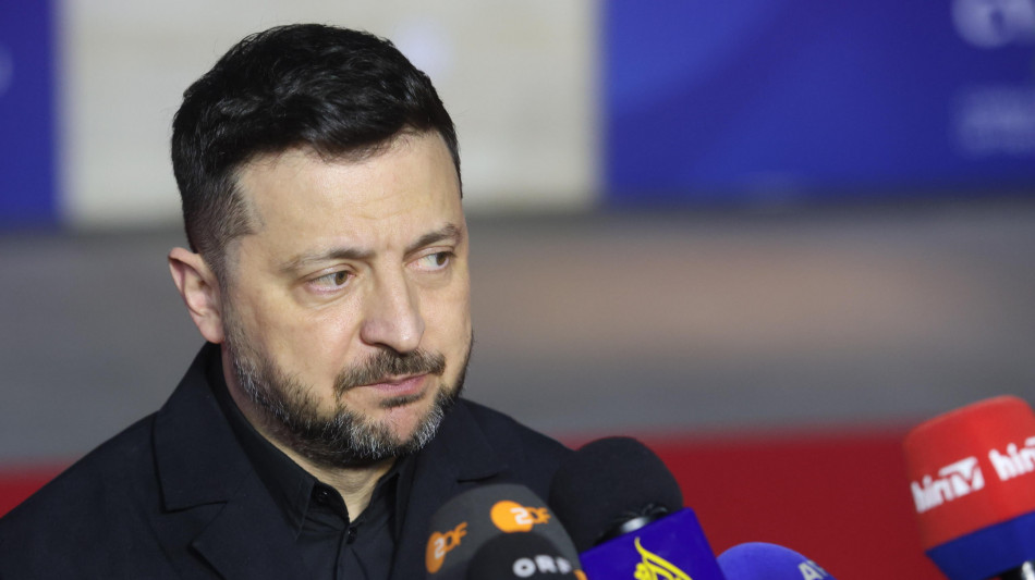  Zelensky, 'da russi neanche tregua simbolica, risponderemo con stessa moneta' 
