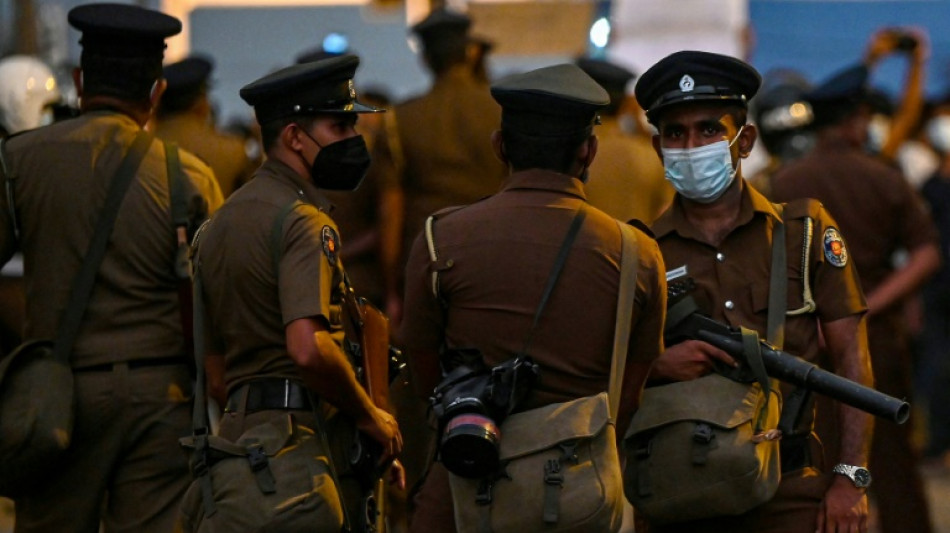 Sri Lanka: d&eacute;mission en bloc du gouvernement apr&egrave;s l'&eacute;chec du couvre-feu